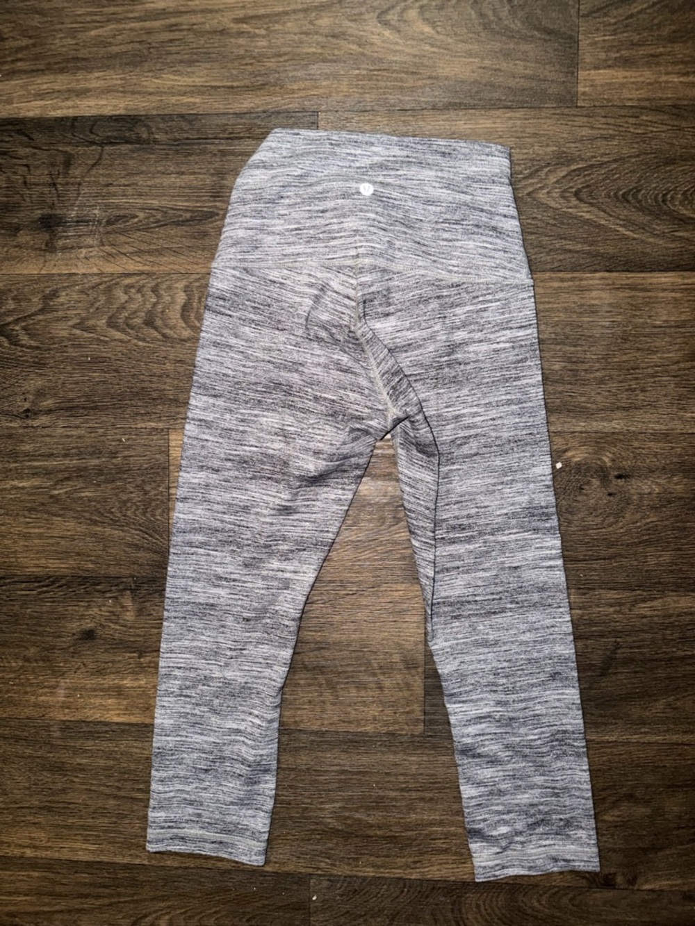 lululemon athletica HR athletic size 6 Heathered Gray Striped Crop 21” leggings